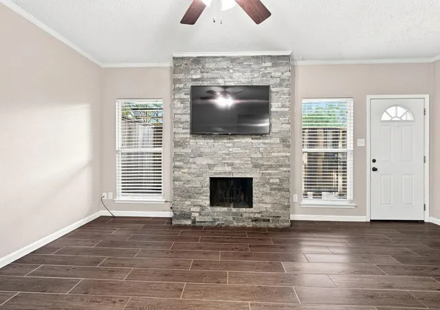 Photo 2 of Condo for sale at 5711 Sugar Hill Dr #5, Houston, TX 77057 | MLS# 5182590 | Listing updated on 2026-08-24