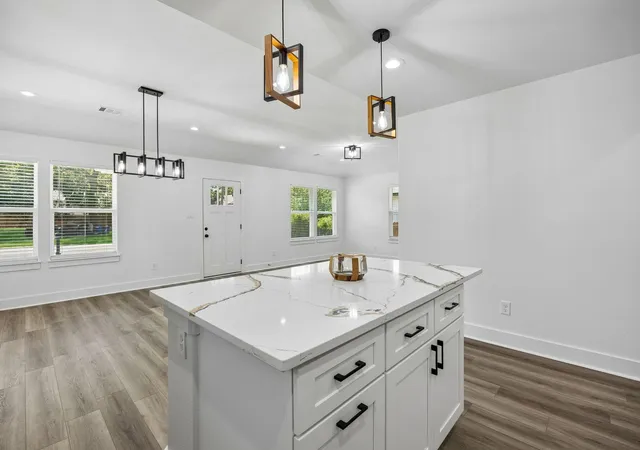 5th image of 514 W Wilkins St, Brenham, TX 77833 | MLS# 94027216