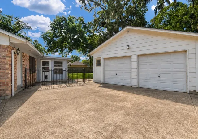 44th image of 127 Begonia St, Lake Jackson, TX 77566 | MLS# 28172205
