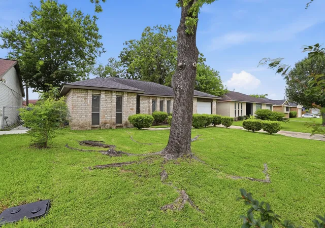 Photo 3 of Single family home for sale at 12614 Chiswick Rd, Houston, TX 77047 | MLS# 57860679 | Listing updated on 2026-09-09