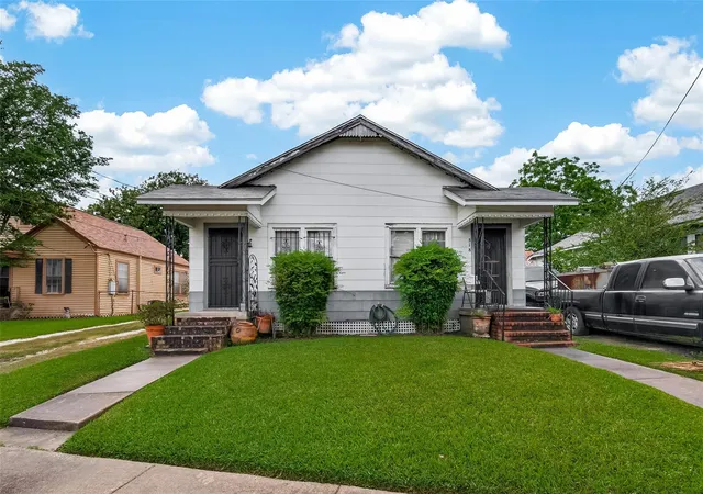 Photo 1 of Multi family home for sale at 516 N Eastwood St, Houston, TX 77011 | MLS# 56457079 | Listing updated on 2026-08-15
