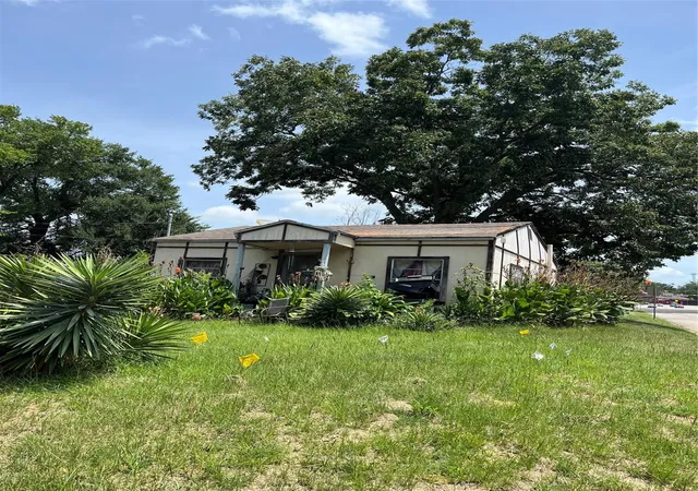 Photo 2 of Single family home for sale at 326 Callier St, Palestine, TX 75803 | MLS# 18962939 | Listing updated on 2026-07-29