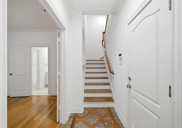 Photo 3 of Sale Pending at 1329 Hyde Park Blvd, Houston, TX 77006 | MLS# 38712983 | Listing updated on 2026-09-06