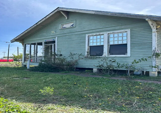 Photo 1 of Single family home for sale at 4311 Bernardo De Galvez Ave, Galveston, TX 77550 | MLS# 92180385 | Listing updated on 2026-07-31