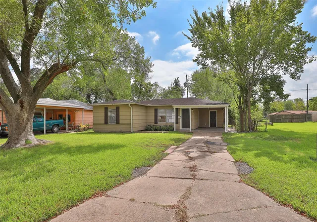 Homes for sale in Houston, TX | 5418 Myrtlewood St, Houston, TX 77033 | MLS# 77448574