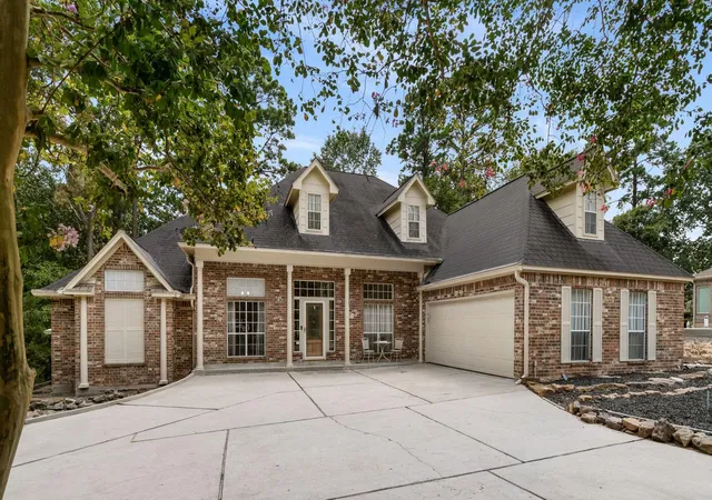 Photo 2 of Single family home for sale at 221 N Woodside Ln, Montgomery, TX 77356 | MLS# 62303723 | Listing updated on 2026-05-11