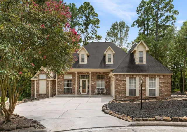 Photo 3 of Single family home for sale at 221 N Woodside Ln, Montgomery, TX 77356 | MLS# 62303723 | Listing updated on 2026-05-11