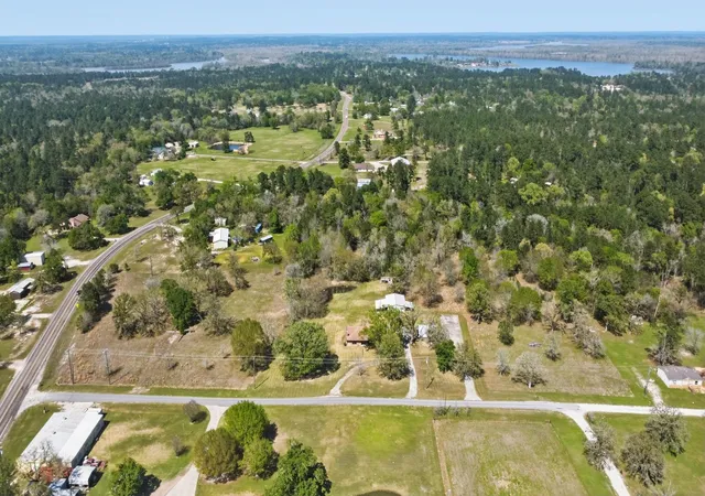Photo 1 of Sale Pending at 15 Brumley Dr, Huntsville, TX 77320 | MLS# 61761493 | Listing updated on 2026-08-04