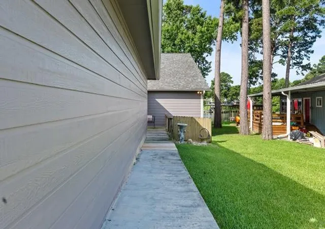 5th image of 153 Lakeshore Dr, Onalaska, TX 77360 | MLS# 82137725