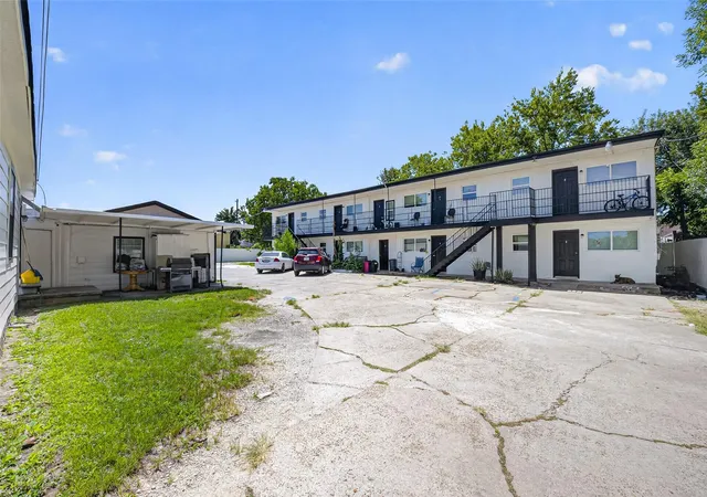 3rd image of 911 Michigan St #8, South Houston, TX 77587 | MLS# 83270503