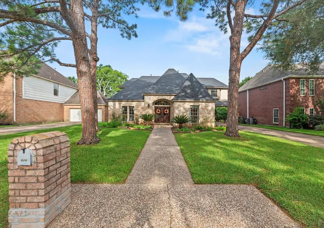 Photo 2 of Sale Pending at 926 Caswell Ct, Katy, TX 77450 | MLS# 28720022 | Listing updated on 2026-09-15