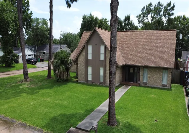 Homes for sale in Baytown, TX | 5101 Arrowhead Dr, Baytown, TX 77521 | MLS# 56385430