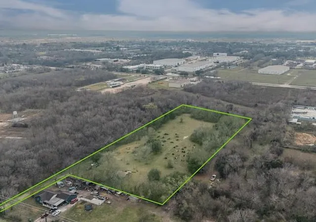 3rd image of 0 Carson Rd, Houston, TX 77048 | MLS# 87390002