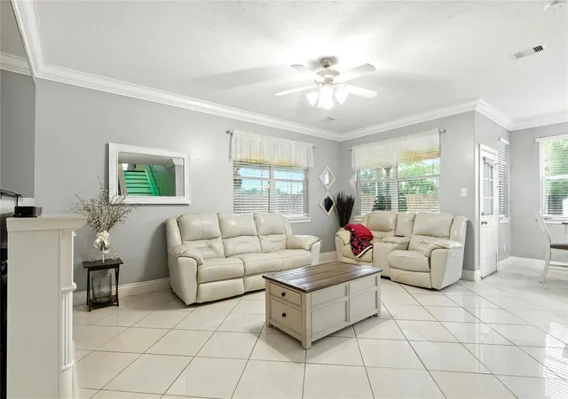 3rd image of 9238 Quercus Cir, Houston, TX 77075 | MLS# 32974070