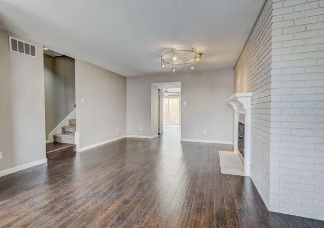 4th image of 6444 Burgoyne Rd #104, Houston, TX 77057 | MLS# 39217054
