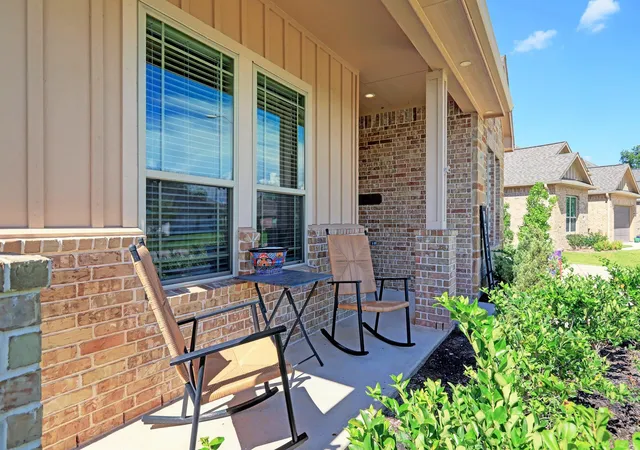 2nd image of 33002 Woodlake Dr, Fulshear, TX 77441 | MLS# 12200389