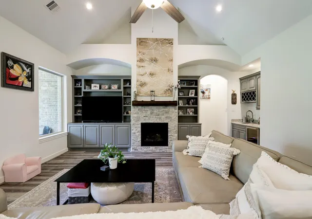 Photo 4 of Single family home for sale at 33002 Woodlake Dr, Fulshear, TX 77441 | MLS# 12200389 | Listing updated on 2026-09-19