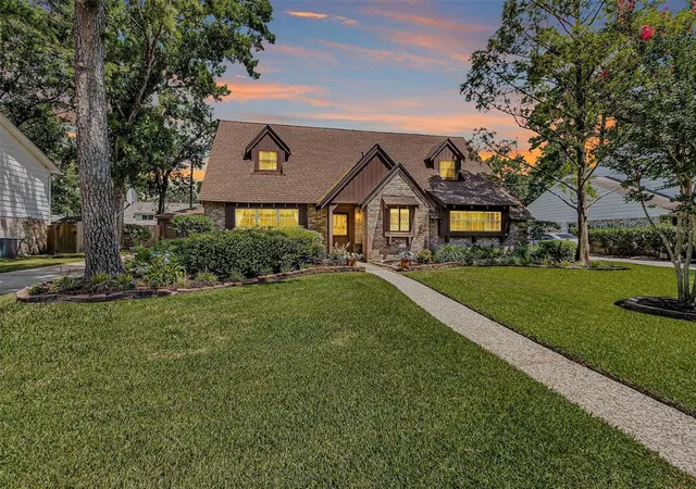 Photo 1 of Sale Pending at 5934 Foresthaven Dr, Houston, TX 77066 | MLS# 17136322 | Listing updated on 2026-09-17