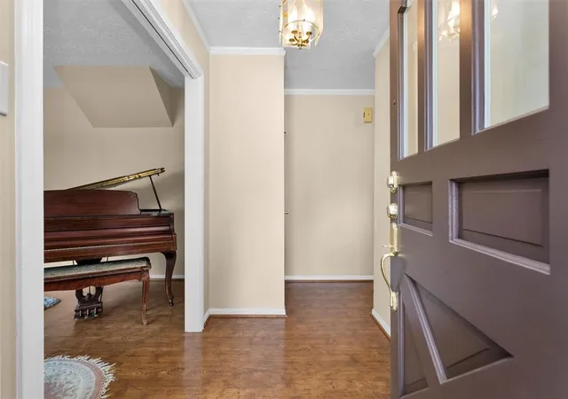 Photo 4 of Sale Pending at 5934 Foresthaven Dr, Houston, TX 77066 | MLS# 17136322 | Listing updated on 2026-09-17