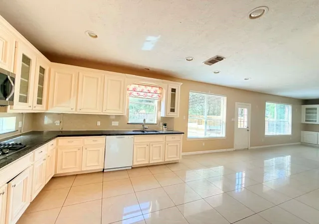 5th image of 14910 White Forge Ln, Sugar Land, TX 77498 | MLS# 13214971