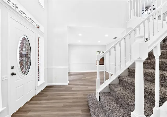 Photo 4 of Single family home for sale at 13903 Viewfield Ct, Houston, TX 77059 | MLS# 32720409 | Listing updated on 2026-09-10