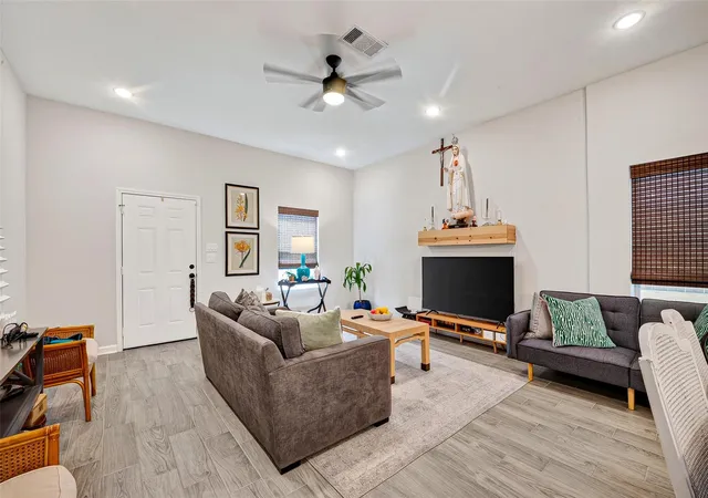 Photo 3 of Single family home for sale at 4815 Eastland St, Houston, TX 77028 | MLS# 46802914 | Listing updated on 2026-07-26