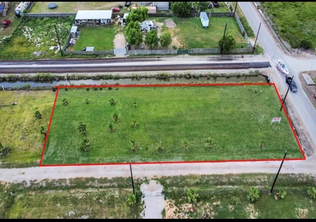 Photo 3 of Land for sale at 6 Cindy Palmer Ln, Dickinson, TX 77539 | MLS# 41535191 | Listing updated on 2026-09-10
