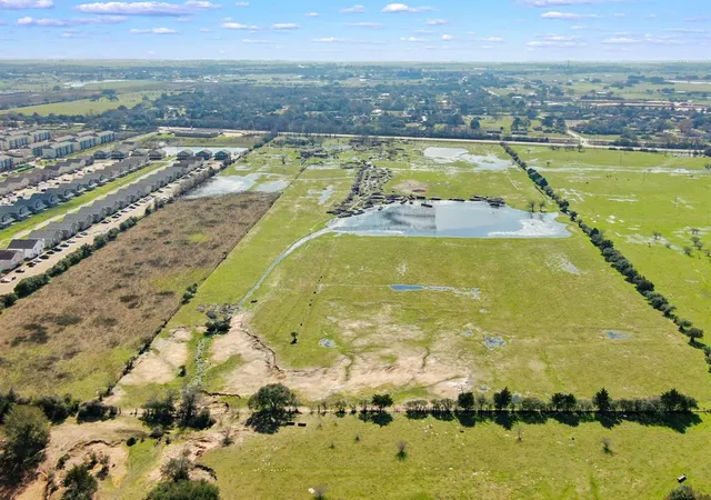 4th image of 45814 Hwy 290 Bus, Hempstead, TX 77445 | MLS# 33571528