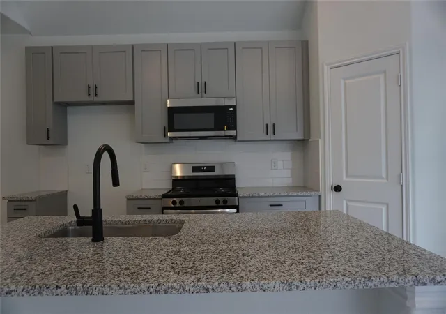 Photo 4 of Single family home for sale at 11538 Persimmon St, Willis, TX 77318 | MLS# 87290988 | Listing updated on 2026-05-05