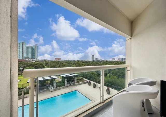 30th image of 1701 Hermann Dr #5B, Houston, TX 77004 | MLS# 66465047