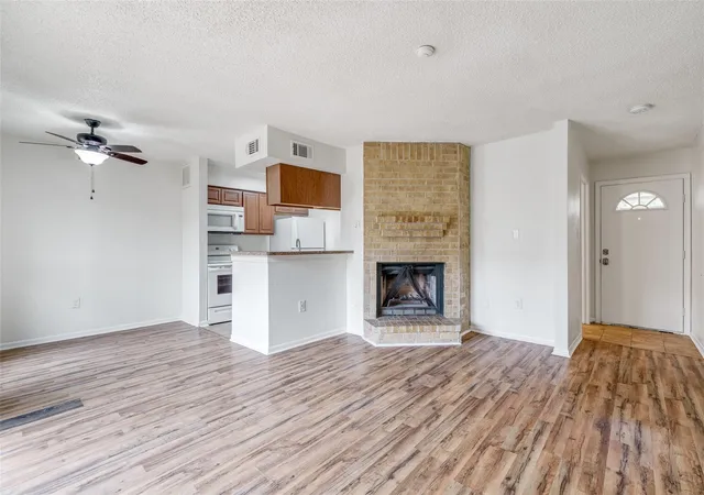 2nd image of 250 El Dorado Blvd #283, Webster, TX 77598 | MLS# 35659430