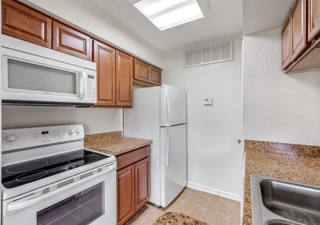 4th image of 250 El Dorado Blvd #283, Webster, TX 77598 | MLS# 35659430