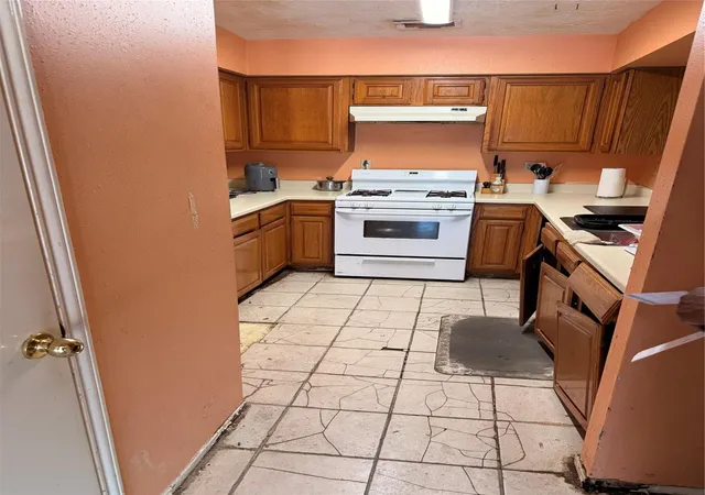 5th image of 8518 Scenic Green Dr, Houston, TX 77088 | MLS# 47947637