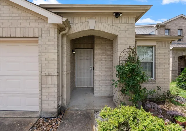 Photo 3 of Single family home for sale at 13123 Dawn Holw Ln, Houston, TX 77072 | MLS# 56478644 | Listing updated on 2026-07-01