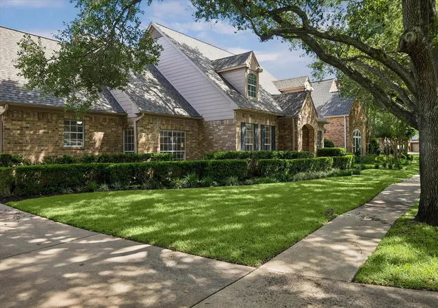 2nd image of 1419 Camelot Pl, Sugar Land, TX 77478 | MLS# 24717859