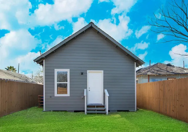 19th image of 1709 Stevens St, Houston, TX 77026 | MLS# 46757374