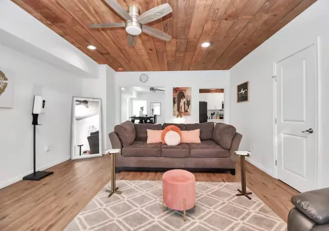 3rd image of 2706 Isabella St, Houston, TX 77004 | MLS# 42059682