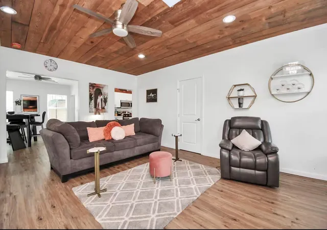 4th image of 2706 Isabella St, Houston, TX 77004 | MLS# 42059682