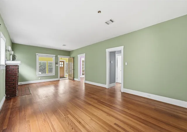 Photo 4 of Single family home for sale at 3211 Beauchamp St, Houston, TX 77009 | MLS# 37844774 | Listing updated on 2026-09-13