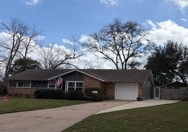 Photo 1 of Sale Pending at 4015 Gardendale Dr, Houston, TX 77092 | MLS# 92144205 | Listing updated on 2026-09-17