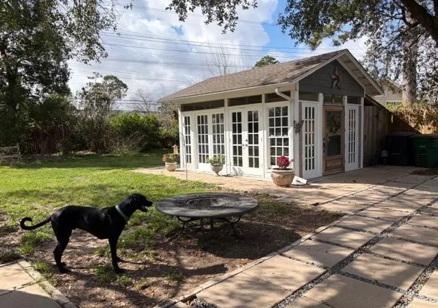 Photo 3 of Sale Pending at 4015 Gardendale Dr, Houston, TX 77092 | MLS# 92144205 | Listing updated on 2026-09-17