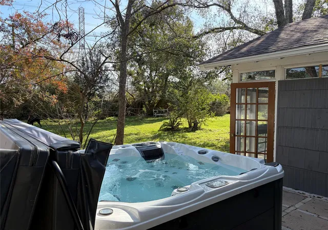 Photo 3 of Sale Pending at 4015 Gardendale Dr, Houston, TX 77092 | MLS# 92144205 | Listing updated on 2026-09-17