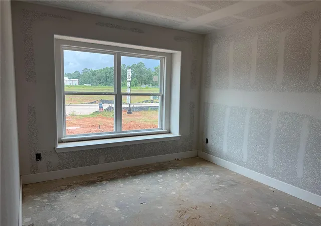 Photo 3 of Sale Pending at 10715 Crockett Meadows Blvd, Conroe, TX 77306 | MLS# 23354291 | Listing updated on 2026-08-24