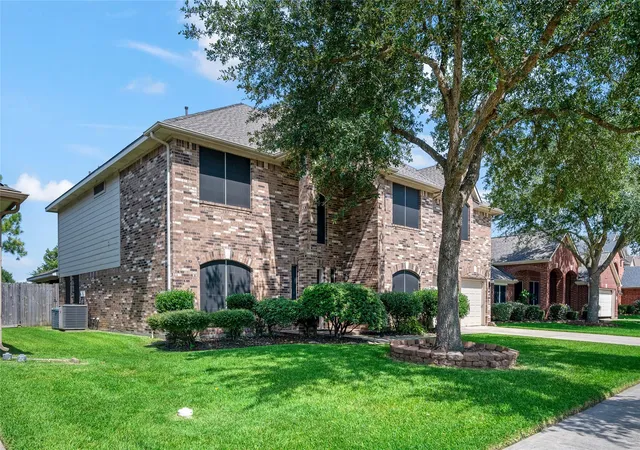 Photo 2 of Single family home for sale at 2322 Pine Brk Dr, Deer Park, TX 77536 | MLS# 41424506 | Listing updated on 2026-09-07