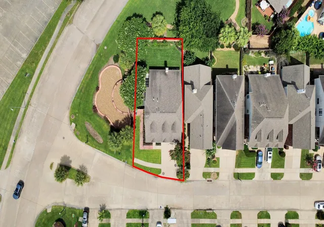 Photo 2 of Single family home for sale at 3611 Royal Royce Dr, Houston, TX 77042 | MLS# 22399020 | Listing updated on 2026-09-20