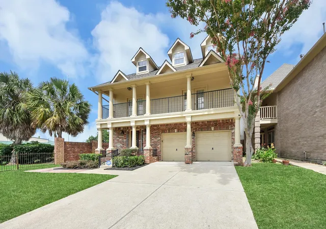Photo 4 of Single family home for sale at 3611 Royal Royce Dr, Houston, TX 77042 | MLS# 22399020 | Listing updated on 2026-09-20