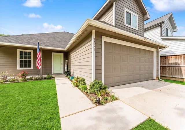 Photo 2 of Sale Pending at 3998 Frontier Rd, Willis, TX 77378 | MLS# 25535077 | Listing updated on 2026-09-14
