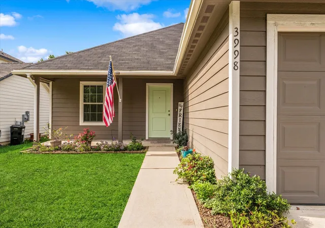 Photo 2 of Sale Pending at 3998 Frontier Rd, Willis, TX 77378 | MLS# 25535077 | Listing updated on 2026-09-14