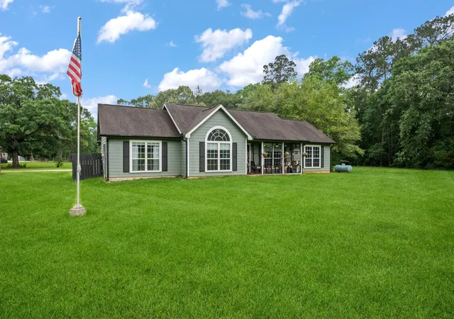 1st image of 200 Chris Ln, Shepherd, TX 77371 | MLS# 85753552