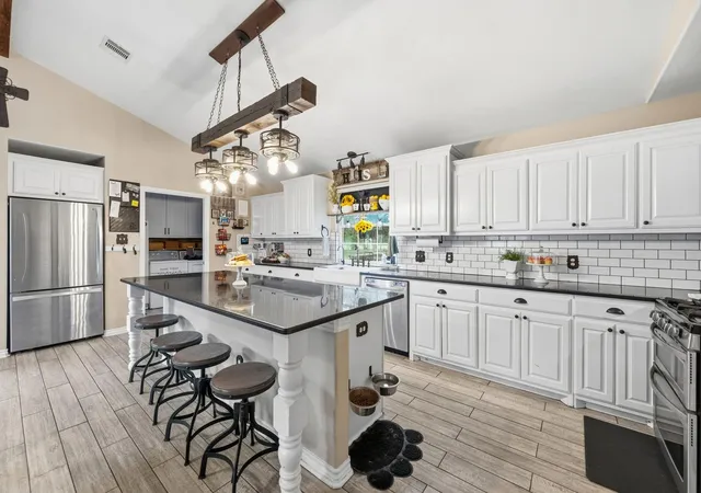 2nd image of 200 Chris Ln, Shepherd, TX 77371 | MLS# 85753552
